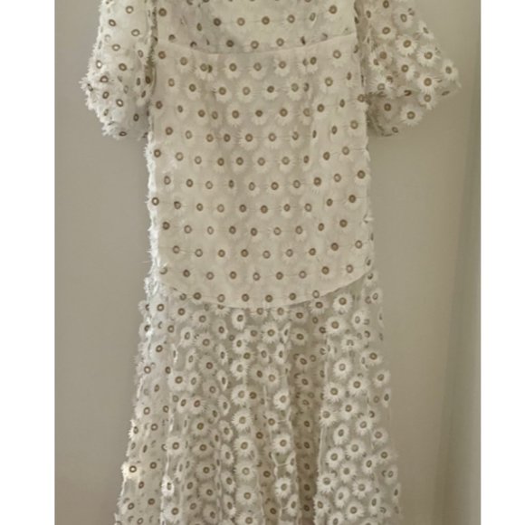 Bridal Off the Shoulder Flower and Gold Thread Embellished Dress - Picture 7 of 7